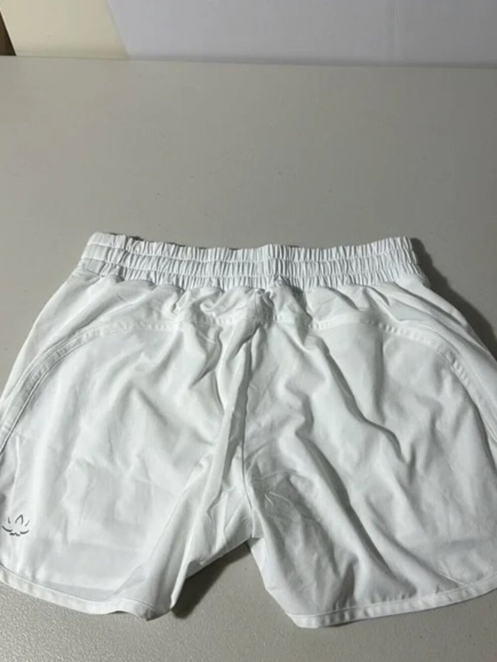 Beyond Yoga Stretch Woven In Stride Lined Shorts 3 Inch Inseam White